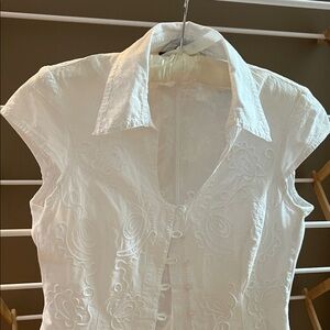 Chic White Floral Blouse